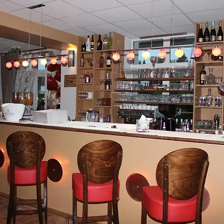 L'auberge De En Brie 호텔 2*