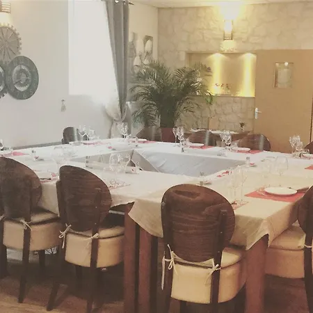 L'auberge De En Brie 2* Condé-en-Brie